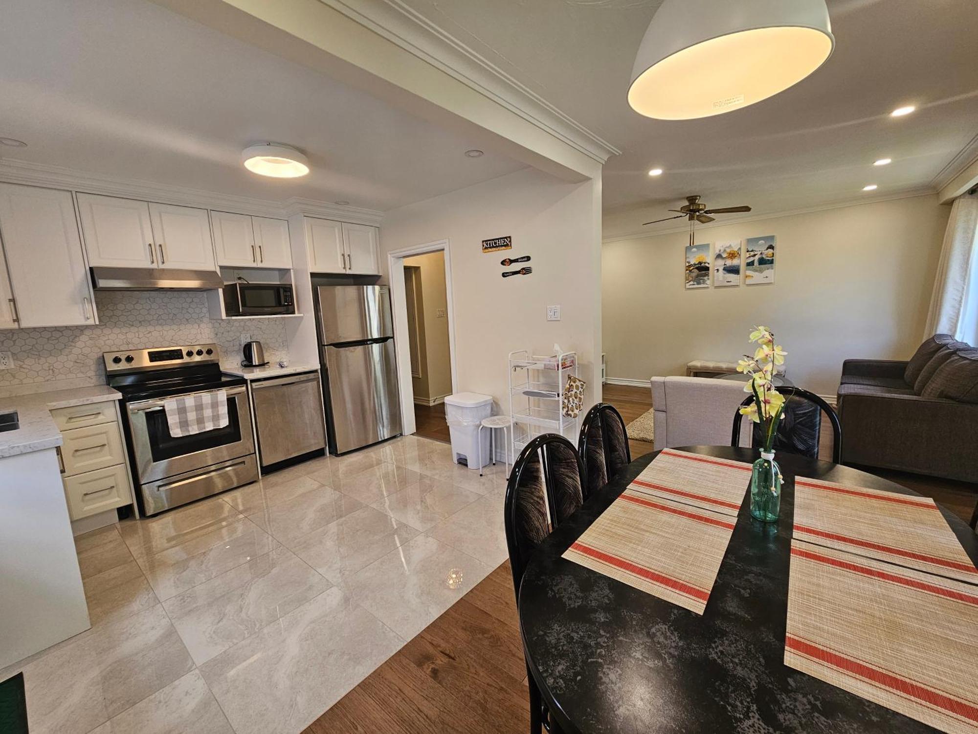 דירות טורונטו Newly-Renovated 3Br House, 12 Minutes To Airport מראה חיצוני תמונה